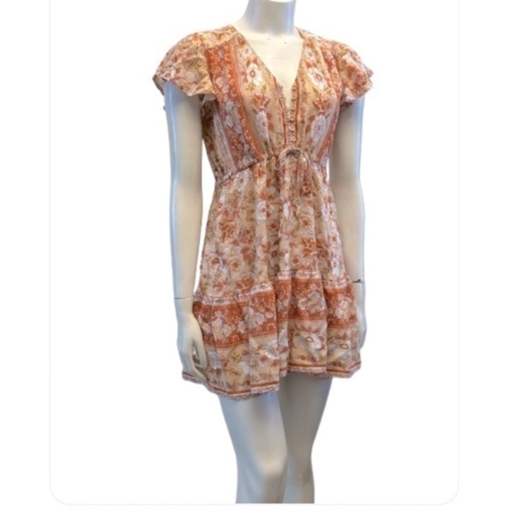 SALTY BRIGHT pretty dress in excellent condition. Ruffle sleeve. Tie waist.